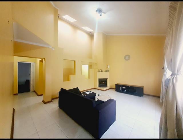 3 BEDROOM HOUSE RENTED IN DIEPKLOOF